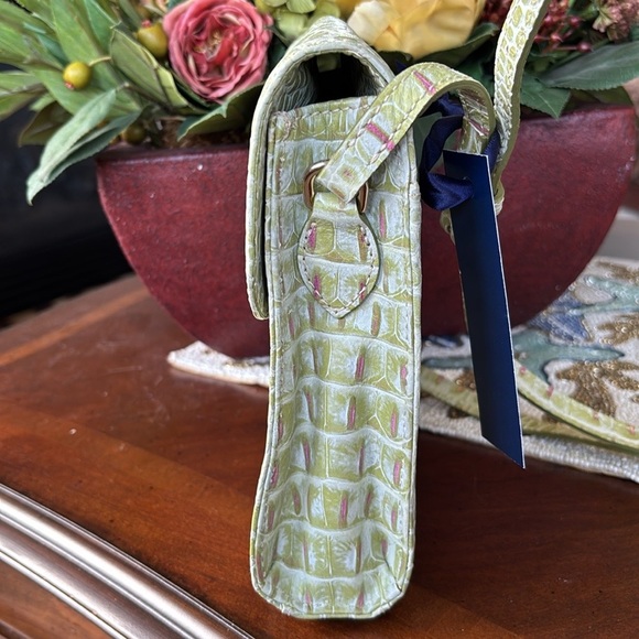 Brand New Dooney & Bourke Crocodile Embossed Leather Green Crossbody Purse - Picture 7 of 16